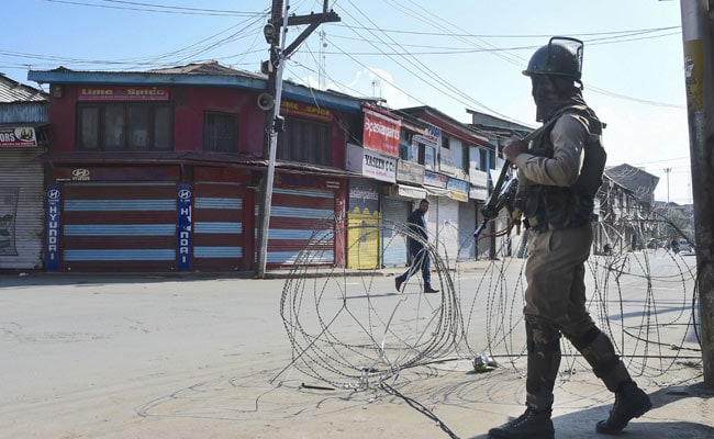 Read more about the article Mobile Internet Suspended In J&K's Poonch, Rajouri Amid Anti-Terror Op