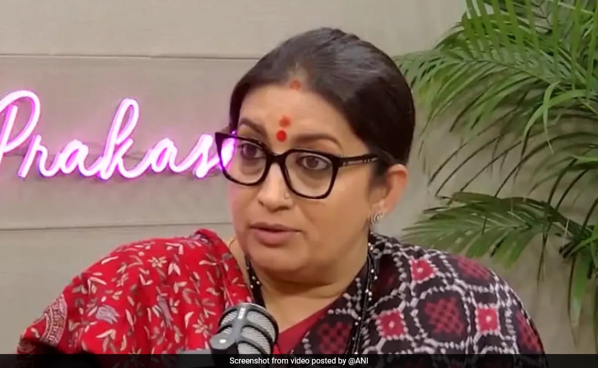 Read more about the article Video: Minister Smriti Irani Opens Up About Miscarriage On TV Set