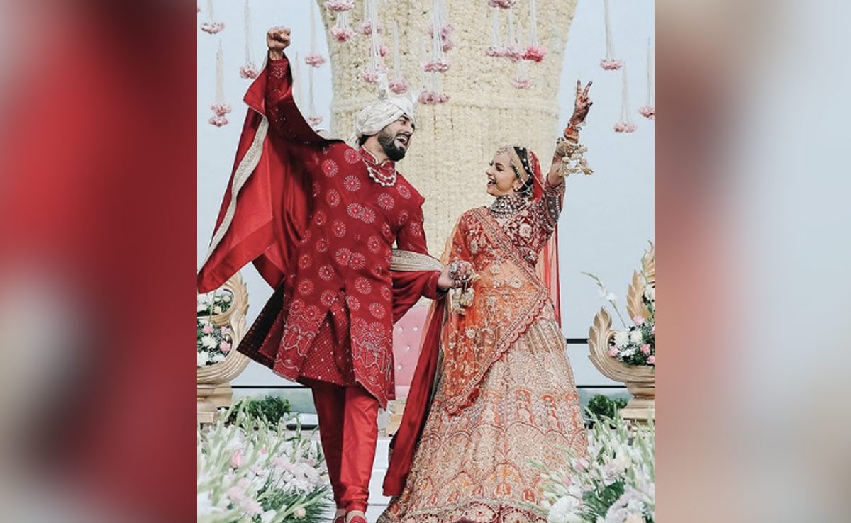 You are currently viewing Television Actress Shrenu Parikh Marries Akshay Mhatre. See Wedding Pics Inside