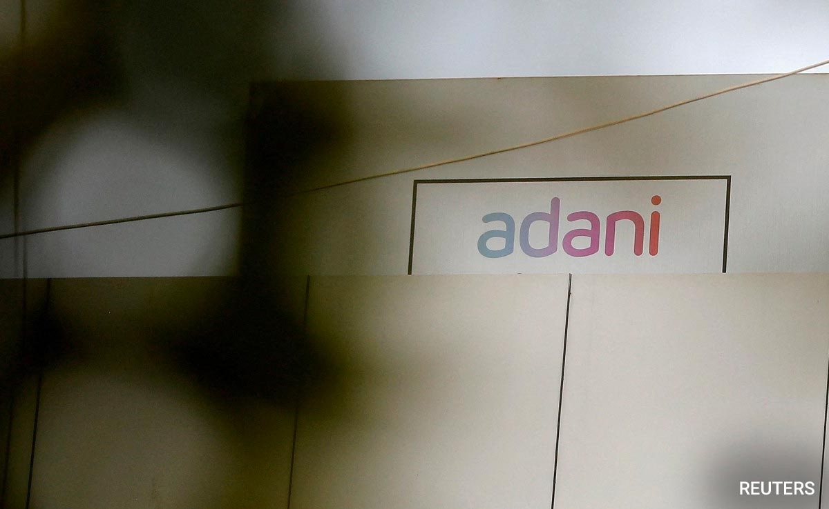 Read more about the article Adani Green Founders to Invest Rs 9,350 Crore Via Share Warrants