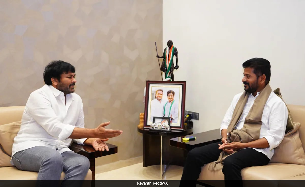 Read more about the article Chiranjeevi Meets Telangana Chief Minister Revanth Reddy At His Residence