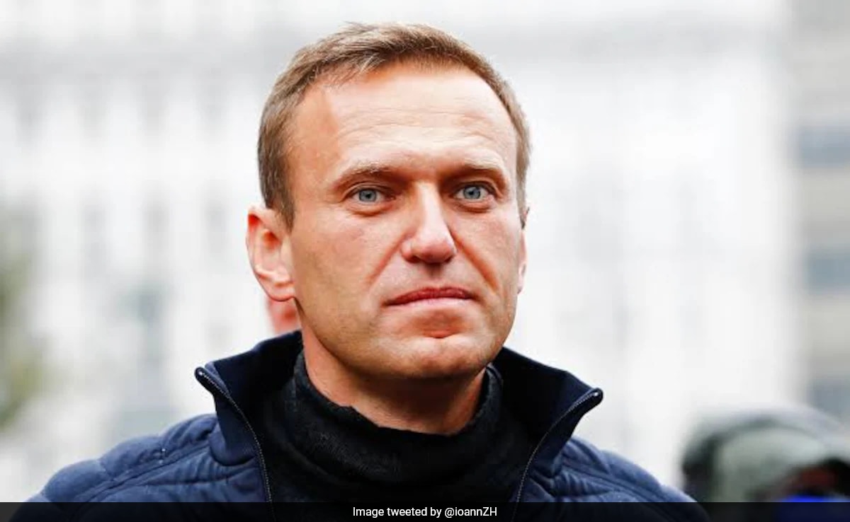 You are currently viewing Jailed Vladimir Putin Critic Alexei Navalny “Found” In Arctic Penal Colony 2 Weeks After He Vanished