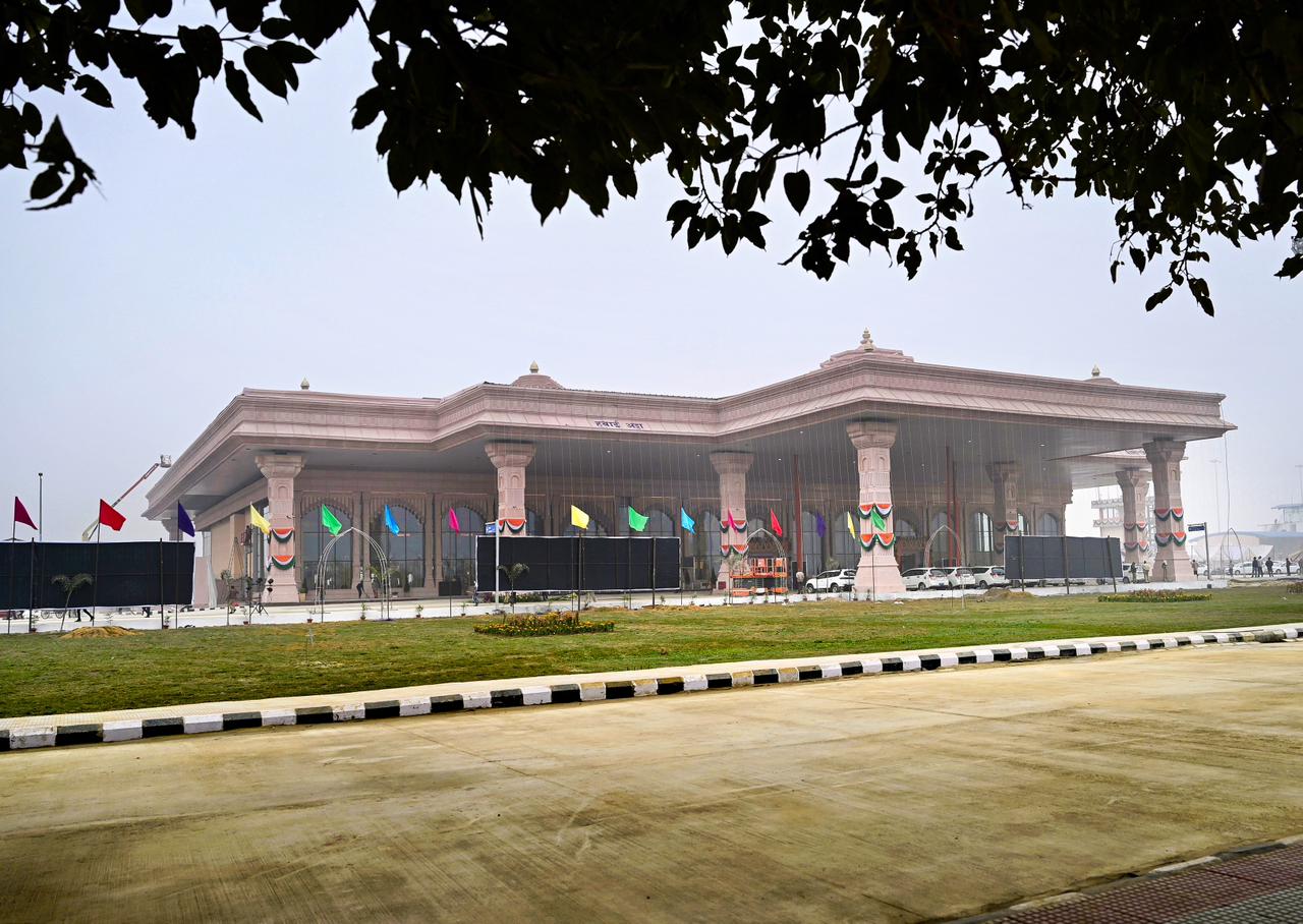 You are currently viewing Ramayana Murals, Sustainability Features: New Ayodhya Airport In Pics