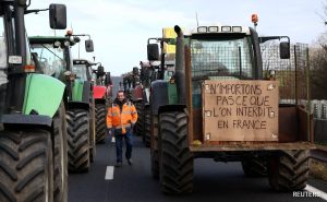 Read more about the article French Farmers Vow Paris ‘Siege’ In Pay, Conditions Battle
