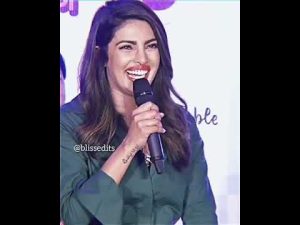Read more about the article Bollywood Actress  Laughing�� Beautiful