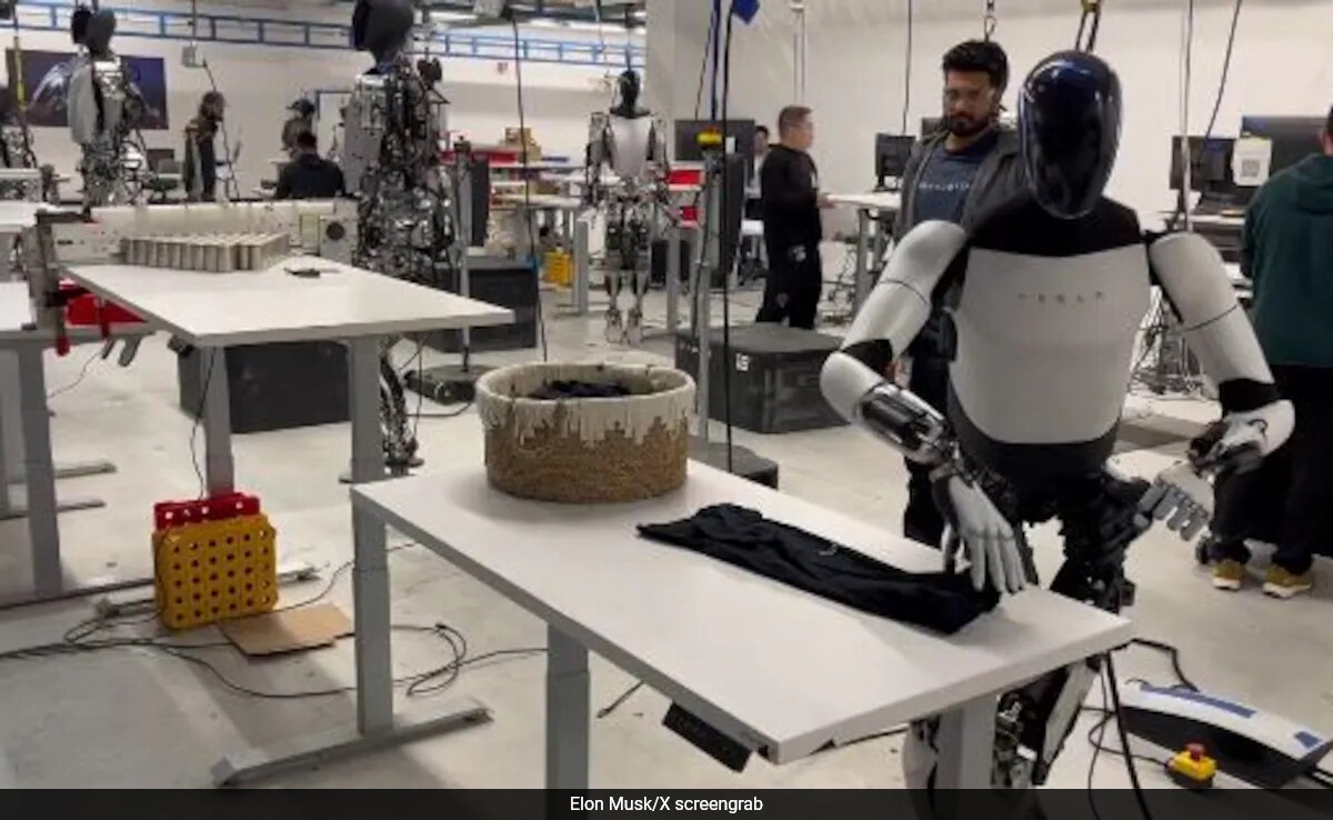 You are currently viewing Elon Musk’s Robot Sets New Bar