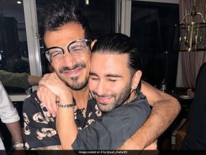 Read more about the article "Kis Line Mein Aagaye…": Internet Reacts To Chahal's Picture With Orry
