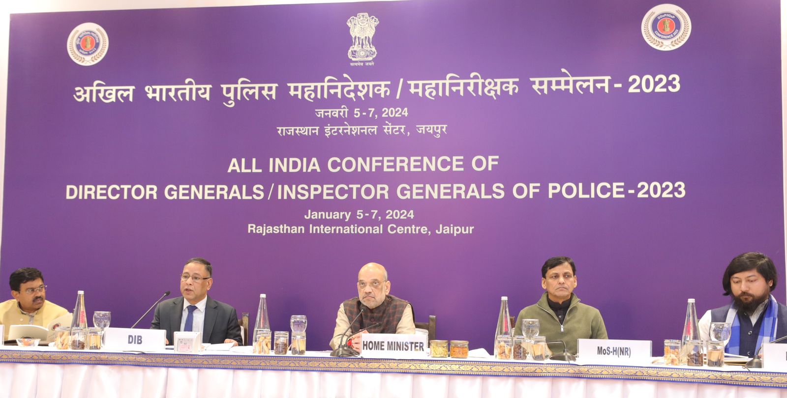 You are currently viewing Must Adopt AI-Driven Approach: Amit Shah At Police Chiefs' Meet In Jaipur