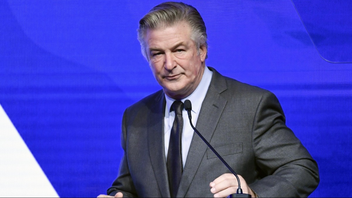 You are currently viewing Alec Baldwin indicted in fatal shooting of cinematographer on movie set