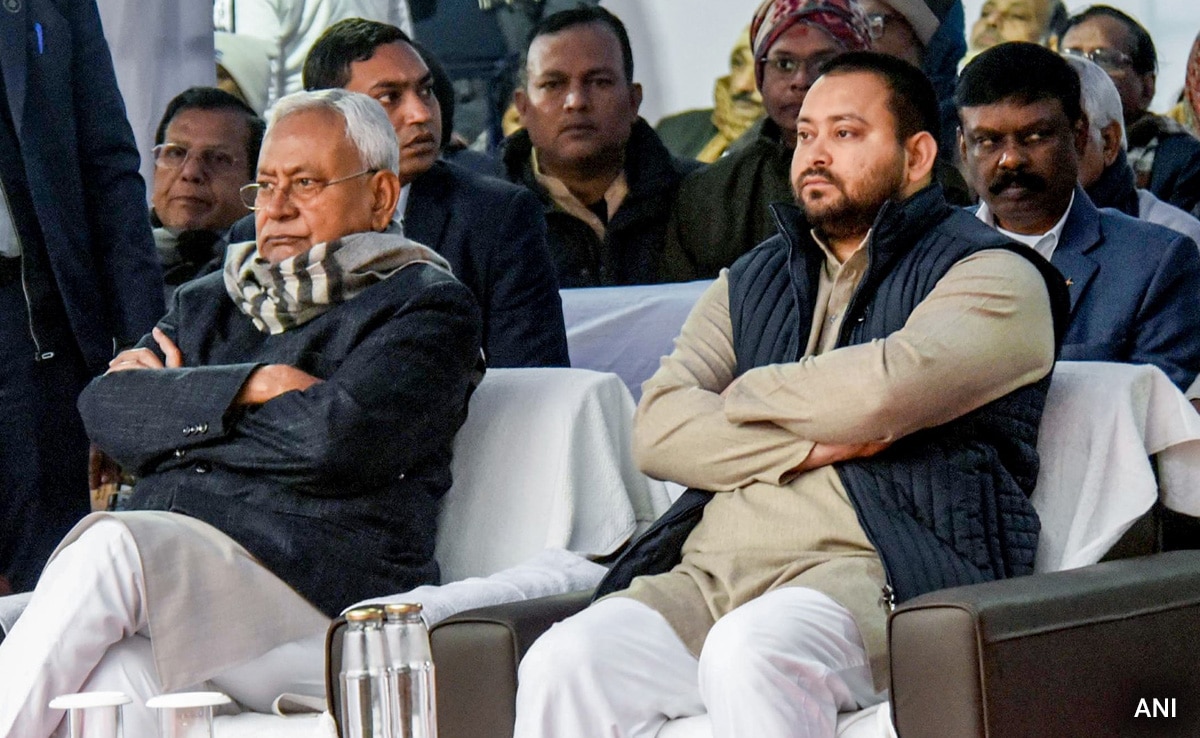Read more about the article Bihar Crisis Live Updates: JD(U) Leaders Rush To Nitish Kumar's Residence