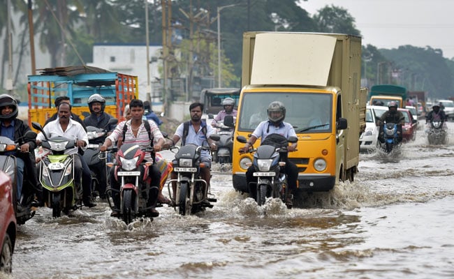 You are currently viewing Heavy Rain In Chennai Causes Traffic Jams, More Showers Expected Ahead
