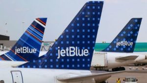 Read more about the article California-bound JetBlue flight aborts takeoff at New York airport over fire reports, technical glitch
