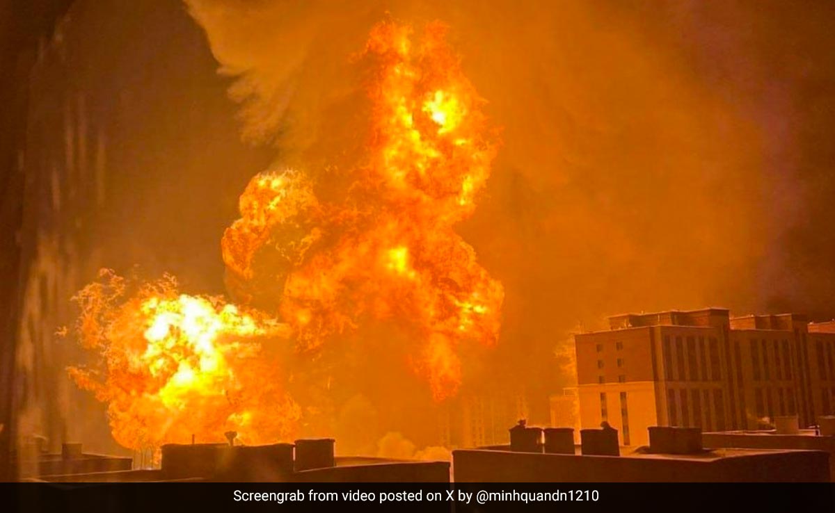 Vehicle Carrying 60 Tons Of Gas Explodes In Mongolia Huge Flames Engulf Street