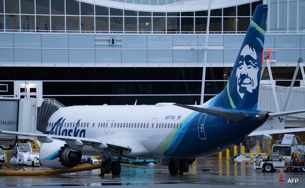 You are currently viewing US Keeps All Boeing 737 MAX 9 Planes Grounded For “Extensive” Inspections
