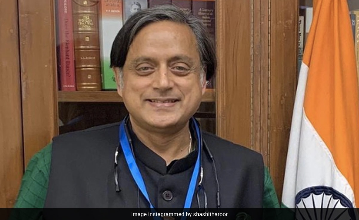 You are currently viewing "Not Every Ram Bhakt…": Shashi Tharoor On Sharing Ayodhya Idol's Photo