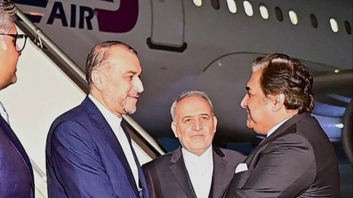 You are currently viewing Iran Foreign Minister Hossein Amir-Abdollahian in Pakistan amid tension over tit for tat strikes