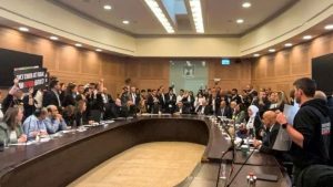 Read more about the article ‘Release them now’: Gaza hostage relatives storms Israeli parliament