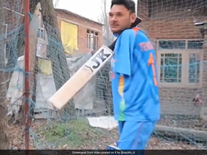 You are currently viewing Sachin Inspired By J&K Para Cricketer Amir, Wants A Jersey 'With HIs Name'