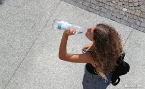 Read more about the article A 1-Litre Bottle Of Water Contains Some 2,40,000 Plastic Fragments: Study