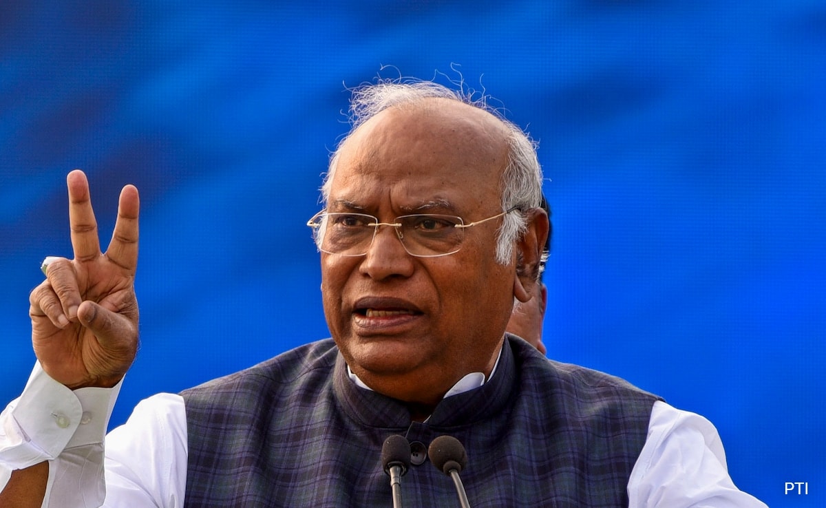 You are currently viewing "How Will Democracy Survive?": Mallikarjun Kharge On Nitish Kumar's Switch