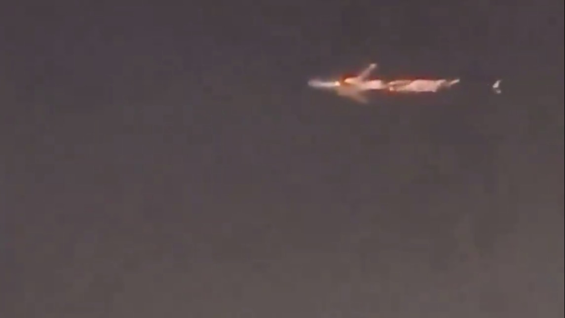 You are currently viewing Atlas Air Boeing cargo plane catches fire mid-air, makes emergency landing in Miami
