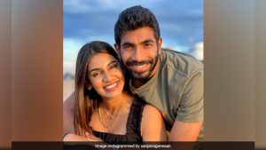 Read more about the article Bumrah Shares Post For Late Father, Wife Sanjana's Comment Wins Hearts