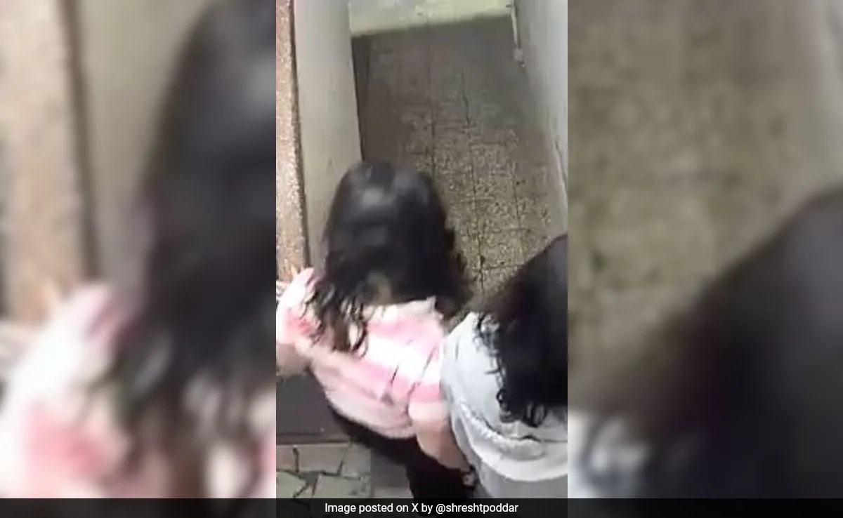 Video: Mumbai Girls Lock Apartment Doors, Ring Bells. Internet Shocked