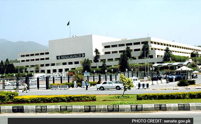 You are currently viewing Pakistan Senate Approves Resolution To Delay February 8 Elections