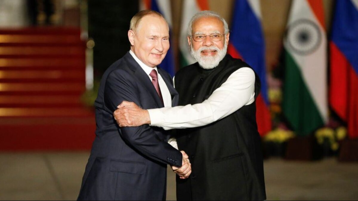You are currently viewing Russian President Vladimir Putin praises India, PM Modi’s independent foreign policy, warns West not to ‘play games’