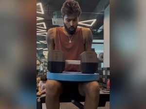 Read more about the article "IPL Mein Comeback": Internet Breaks As Pandya Posts Training Video. Watch