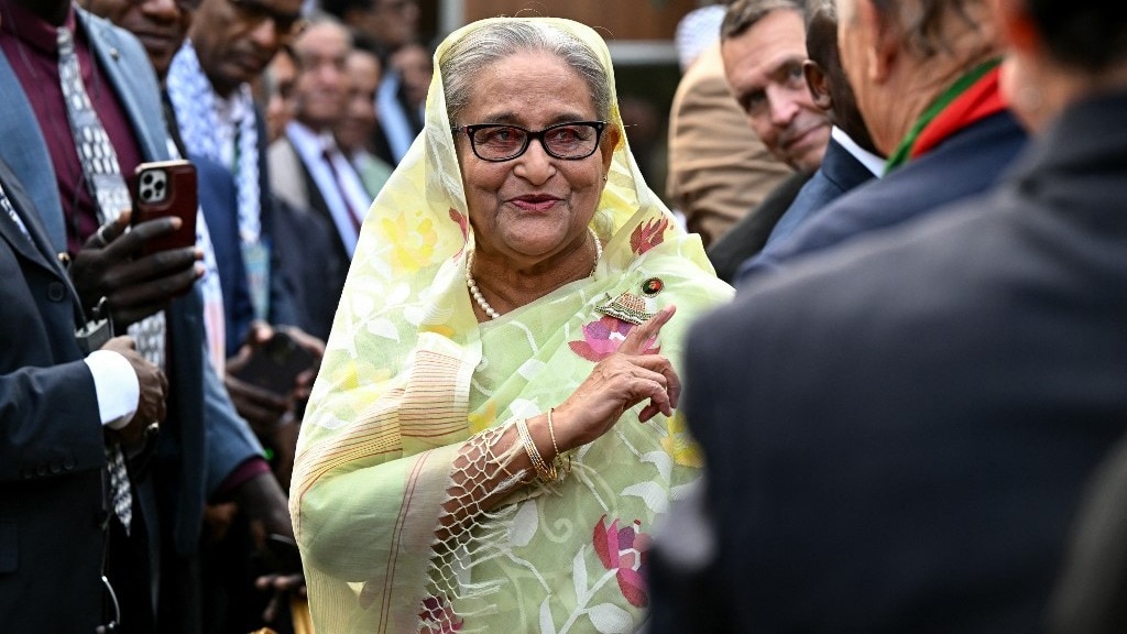 You are currently viewing Bangladesh election: Sheikh Hasina sworn in as Bangladesh Prime Minister for fourth straight term