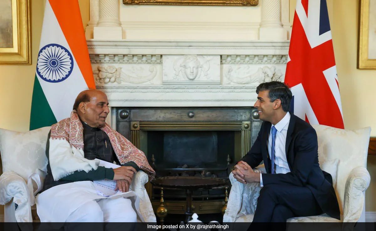 You are currently viewing Defence Minister Rajnath Singh Meets UK PM Rishi Sunak In London