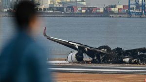 Read more about the article Japan Airlines pilots had no ‘visual contact’ before collision at Tokyo Haneda airport
