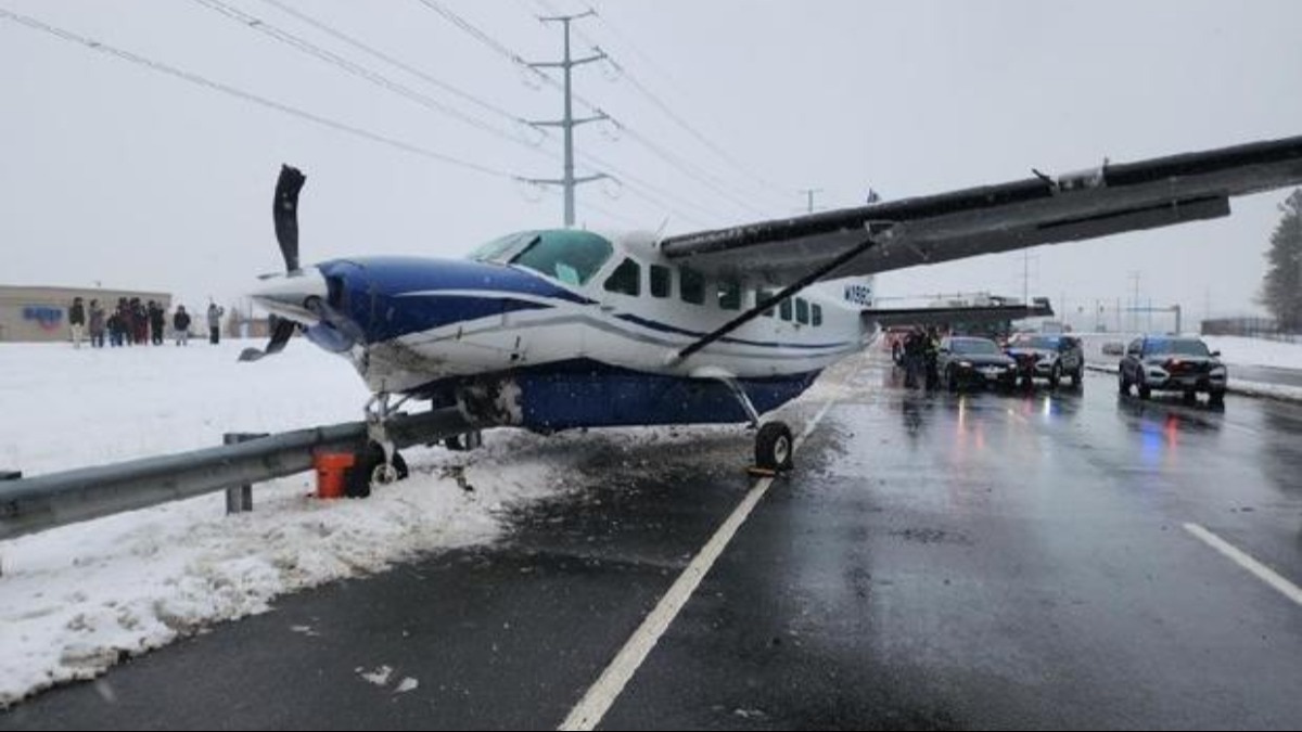 Passenger flight makes emergency landing on highway in Virginia