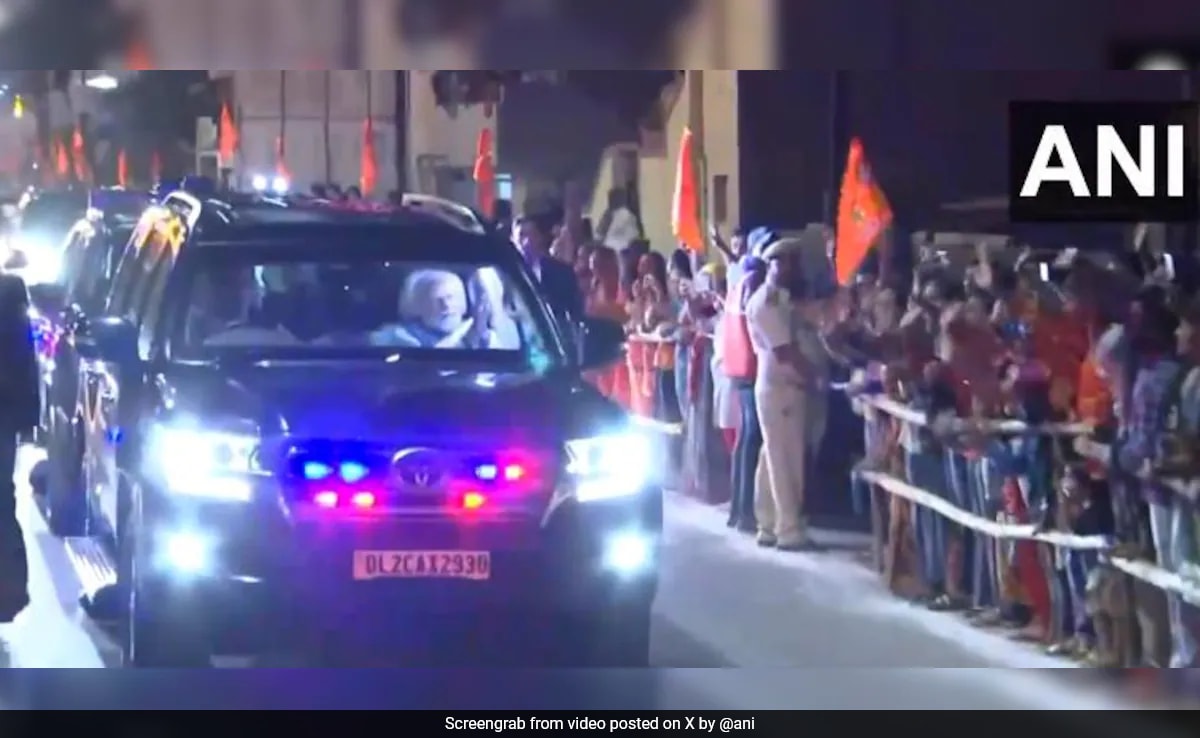 You are currently viewing Watch: On Gujarat Visit, PM Modi Holds Mega Roadshow In Jamnagar