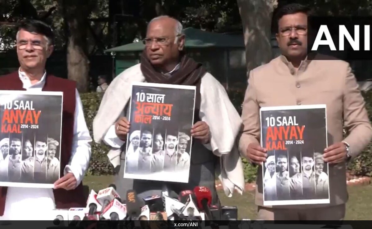 You are currently viewing "Price Rise, Unemployment…": Congress' Black Paper Attack On Government