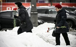 Read more about the article Putin Critic Alexei Navalny Tributes Paid At Moscow’s ‘Wall Of Grief’