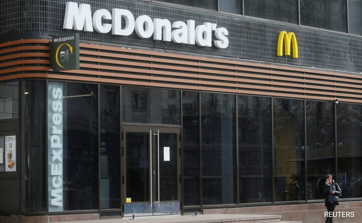 Read more about the article Maharashtra Revokes Licence Of McDonald's Outlet After Action Over Cheese
