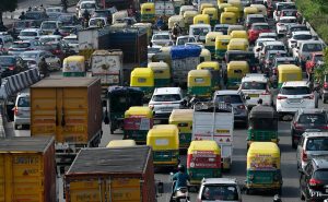 Read more about the article Delhi vs Mumbai: Which City Has Lesser Traffic Woes, Report Reveals