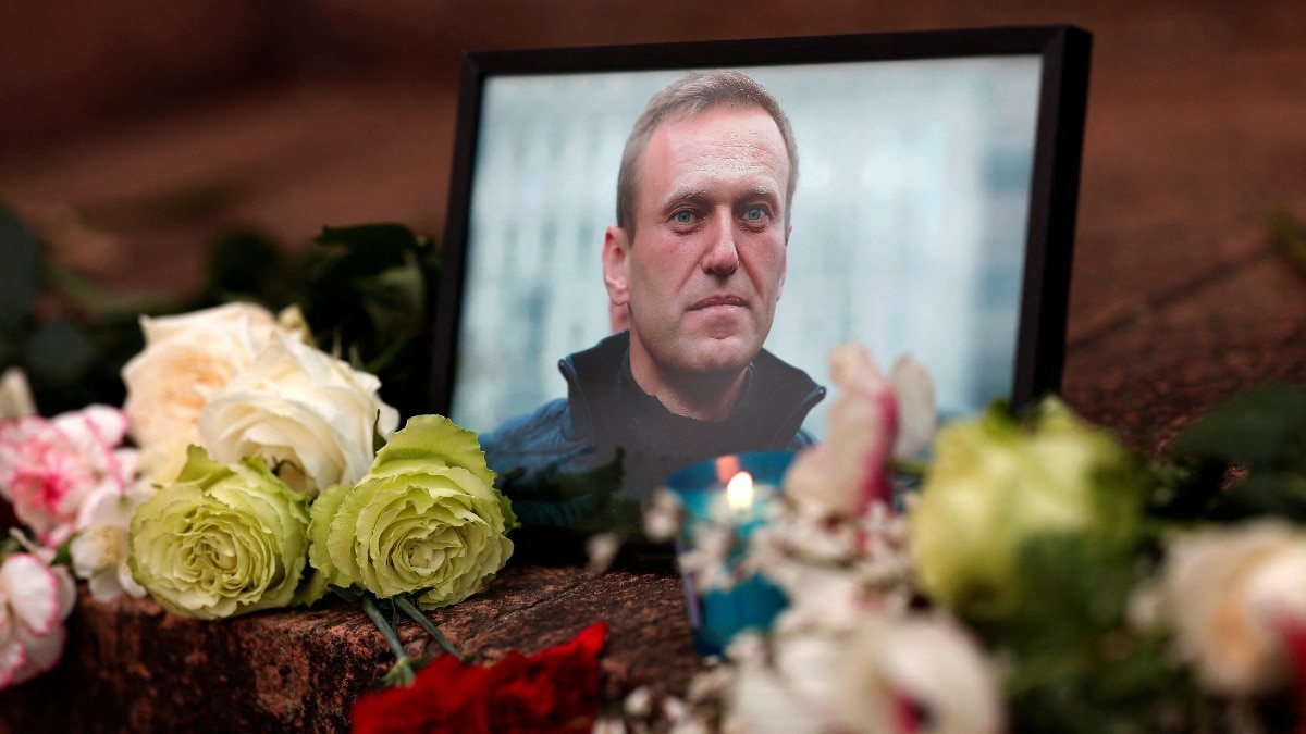 You are currently viewing UK summons Russian embassy over Navalny death