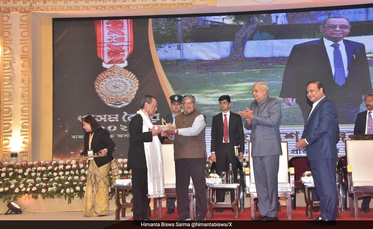 You are currently viewing Ex-Chief Justice Ranjan Gogoi Honoured With Assam's Highest Civilian Award