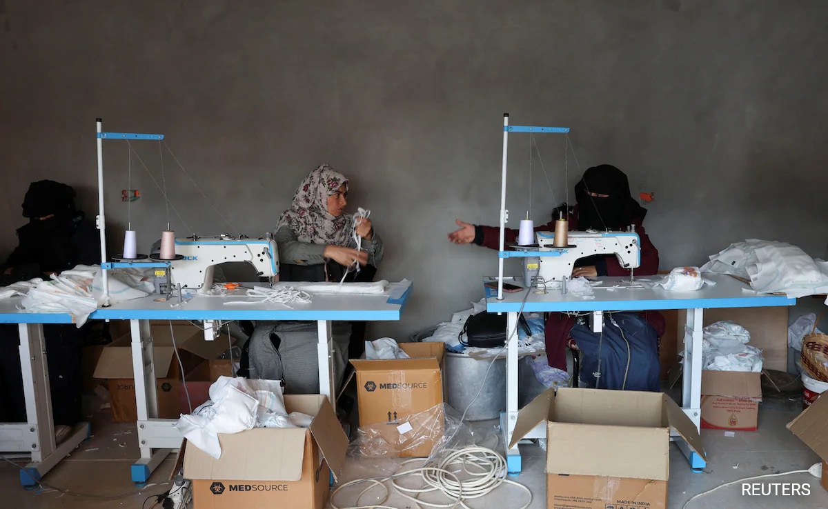 You are currently viewing Bridal Gown Tailors Turn To Making Diapers In War-Hit Gaza