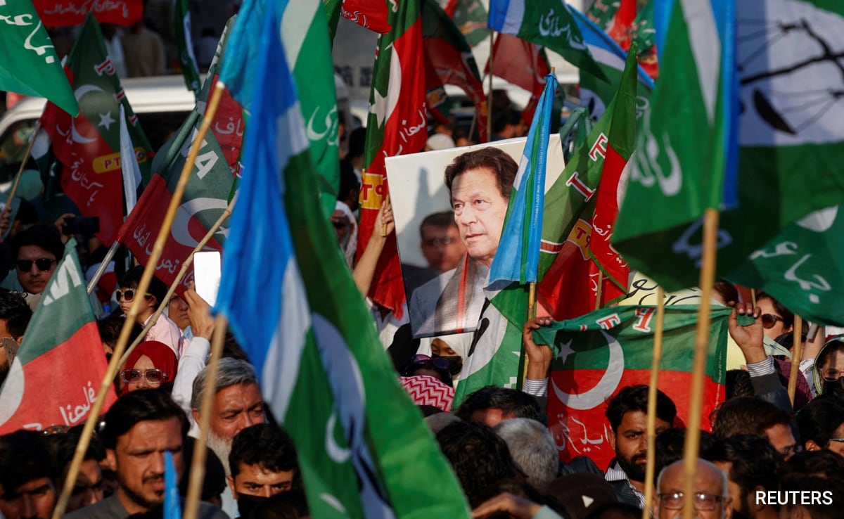 You are currently viewing How Rivals Plan to Shun Out Imran Khan Allies After Pak Poll Results