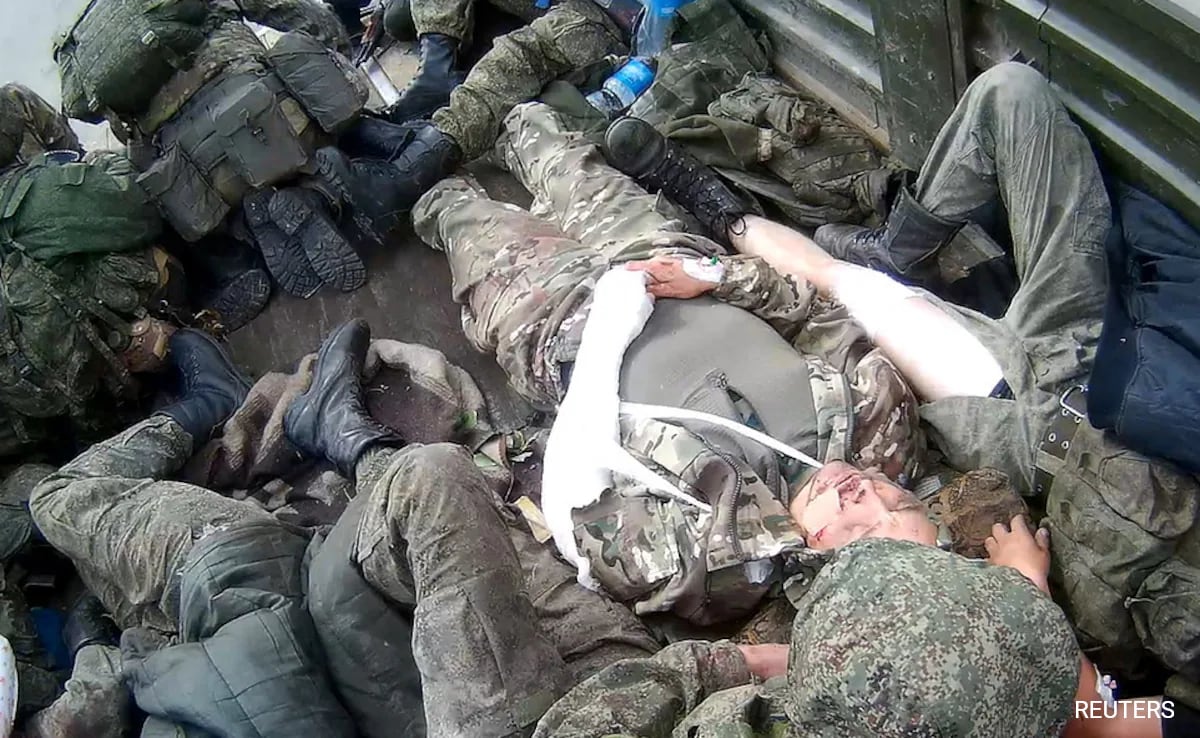 You are currently viewing How Russia’s Military Uses Volunteer Fighters To Plug Gaps In Ukraine