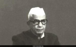 Read more about the article Chaudhary Charan Singh, Champion Of Farmers, To Get Bharat Ratna