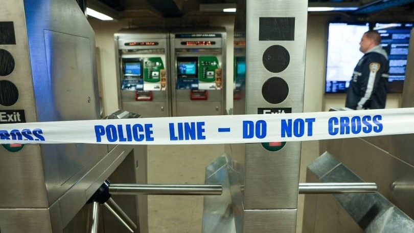 You are currently viewing 1 person dead, 5 injured in New York subway station shooting