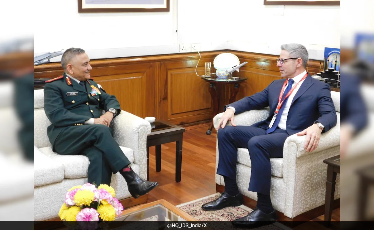 You are currently viewing Chief Of Defence Staff, US Indo-Pacific Command Affirm Strong Defence Ties