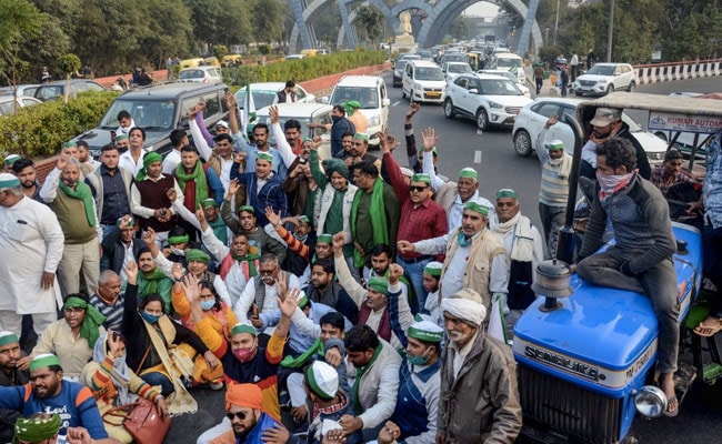 Read more about the article Farmers' Tractor March Today, Delhi-Noida Border Braces For Massive Jams