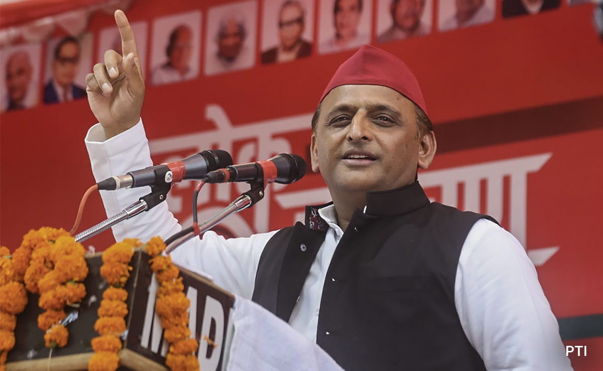 Read more about the article Akhilesh Yadav Gets A Dinner Surprise Amid Cross-Voting Buzz In Key Polls