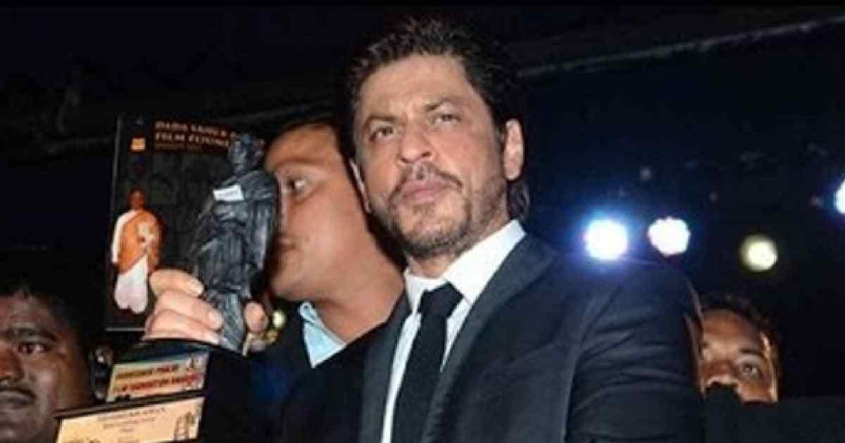 You are currently viewing Dada Saheb Phalke Awards: शाहरुख खान ने जीता बेस्ट एक्टर का अवॉर्ड